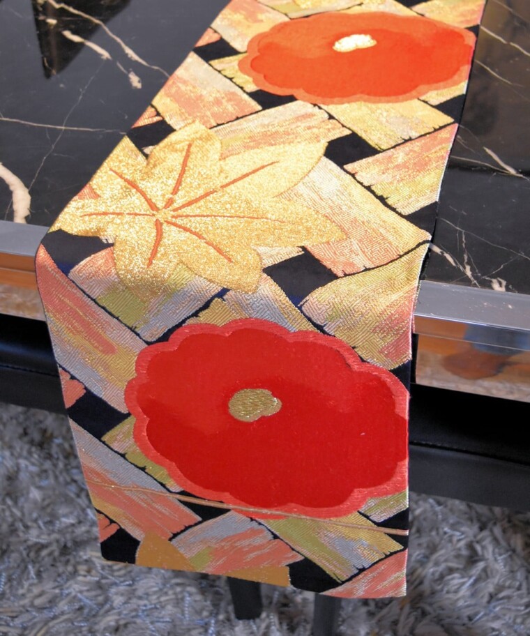 OBI silk table runner "Maple and flower" 220cm